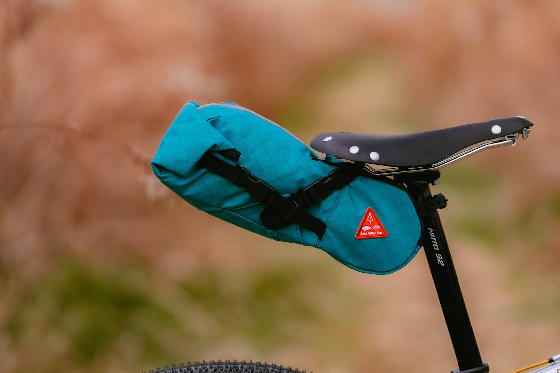 SIMWORKS Saddle Bagシムワークス サドルバッグ ブルーラグ SIMWORKS Chrysalis Saddle Bag – SimWorks Online Store