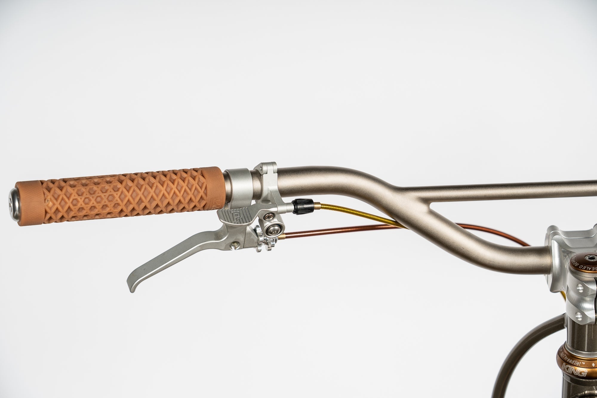シムワークス　ハイライズバー SIMWORKS Doopo 'High Plains Drifter' Handlebar – SimWorks Online Store